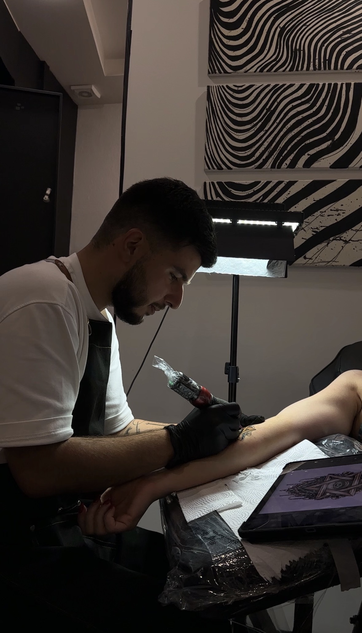 Placeholder portrait — replace with a photo of Vahe, tattoo artist at Studio 21 Tattoo Yerevan specializing in color realism.